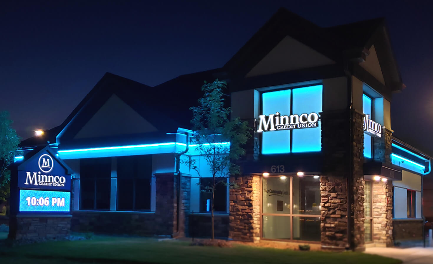 Minnco Credit Union Big Lake MN Exterior Signage at Night and LED accent lighting